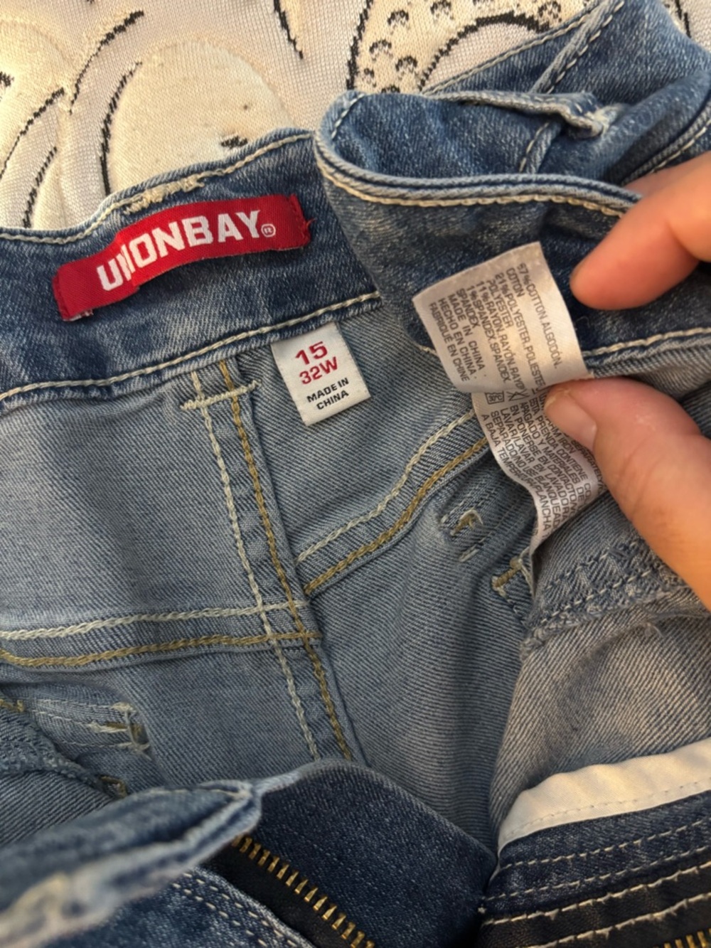 Unionbay Denim Shorts Women’s Size 15 32W Mid Rise 4” Inseam - Picture 3 of 6